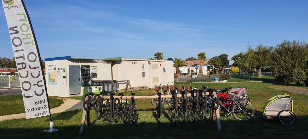 Mobilhome 2Ch Climatise-Terrasse Fermee-4 Velos-Camping 4 Etoiles Les Charmettes Les Mathes Exteriér fotografie